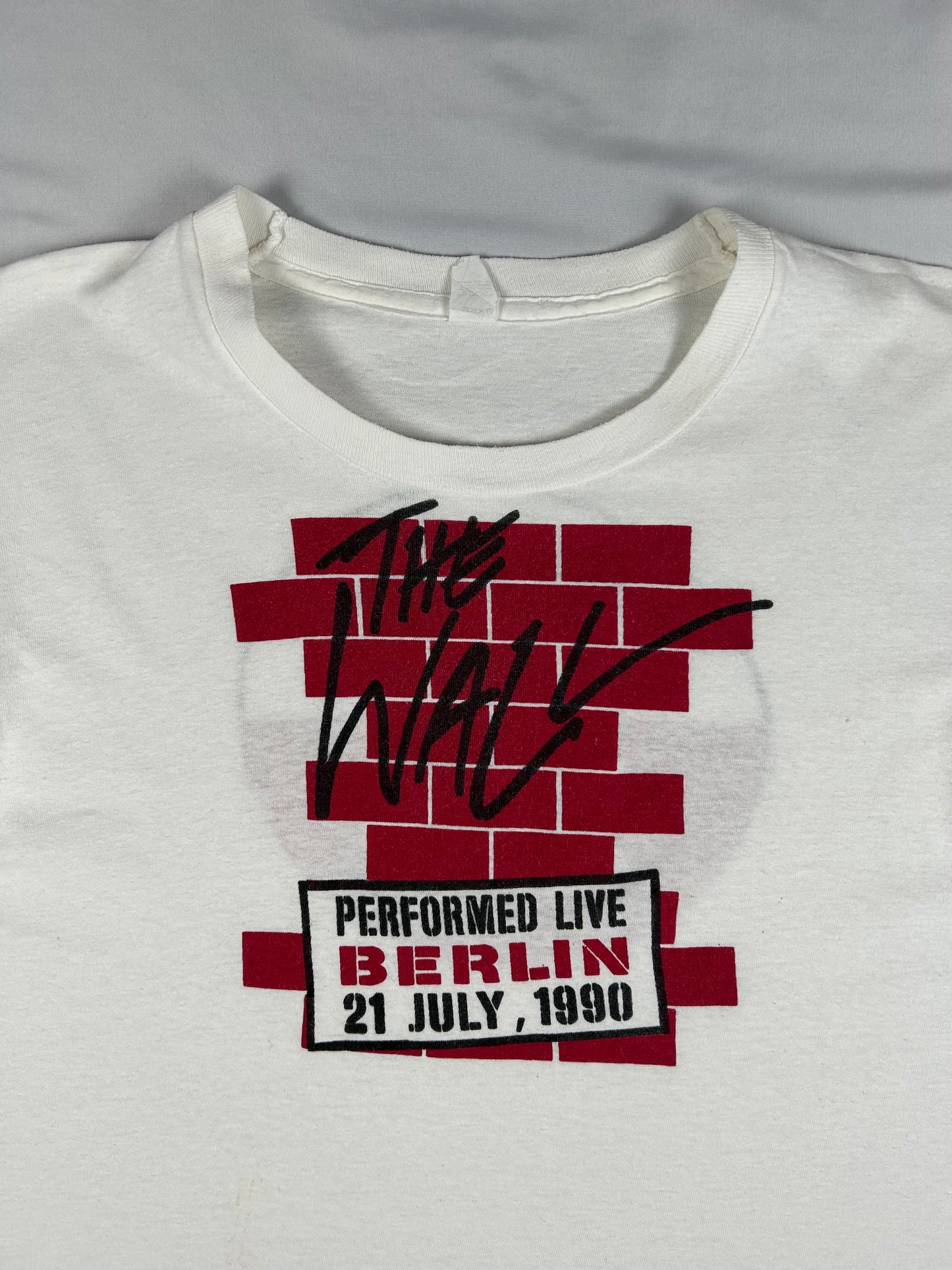 PINK FLOYD 1990 THE WALL LIVE IN BERLIN TEE - L